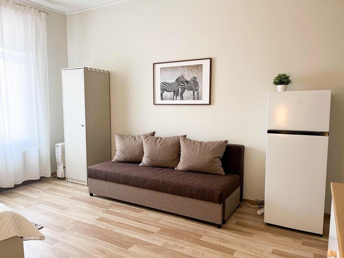 Cosy Apartment In Riga With Free Parking Bagian luar foto